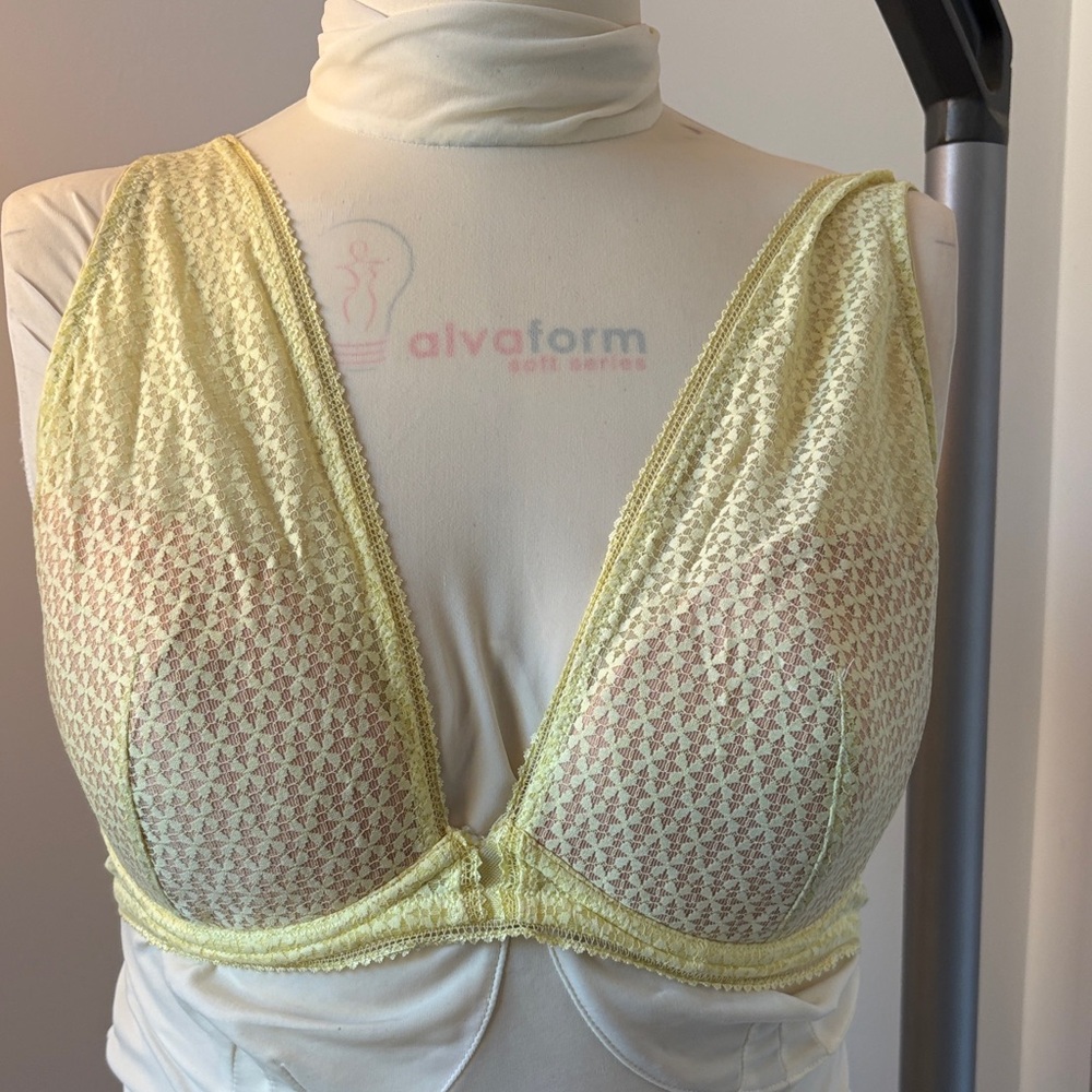 Heidi Klum Intimates Soft Yellow Lace Bra